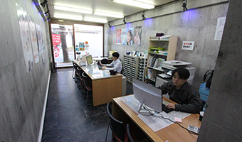 関西ヤドカリ不動産社内風景4